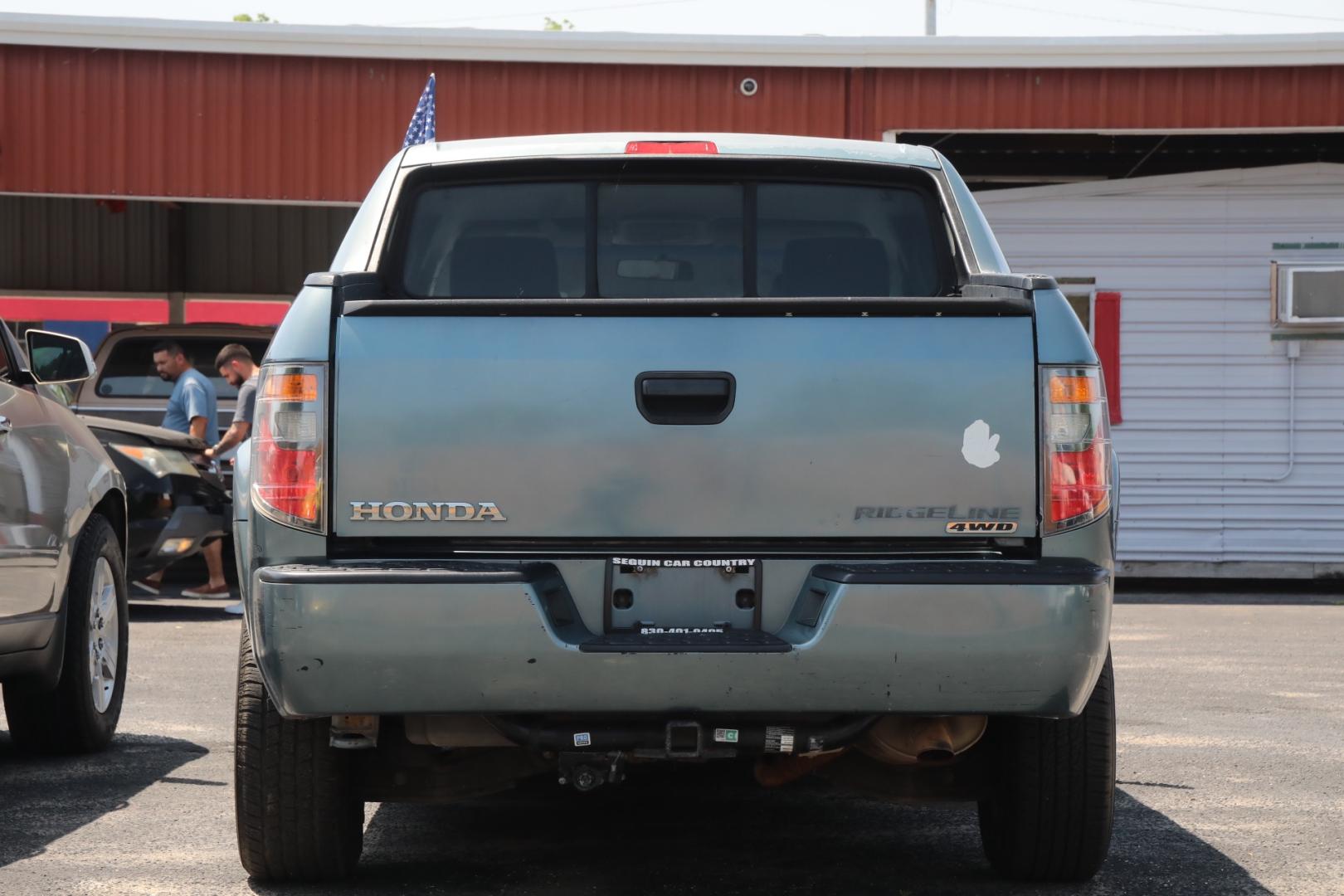 2008 BLUE HONDA RIDGELINE RT (2HJYK16228H) with an 3.5L V6 SOHC 24V engine, 5-SPEED AUTOMATIC transmission, located at 420 E. Kingsbury St., Seguin, TX, 78155, (830) 401-0495, 29.581060, -97.961647 - Photo#5